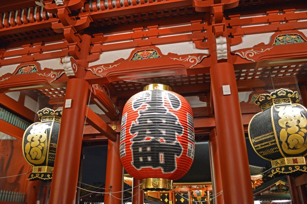 Kaminarimon lantern at Sensoji Temple, Asakusa, Tokyo, Japan – Famous red lantern and historic temple gate