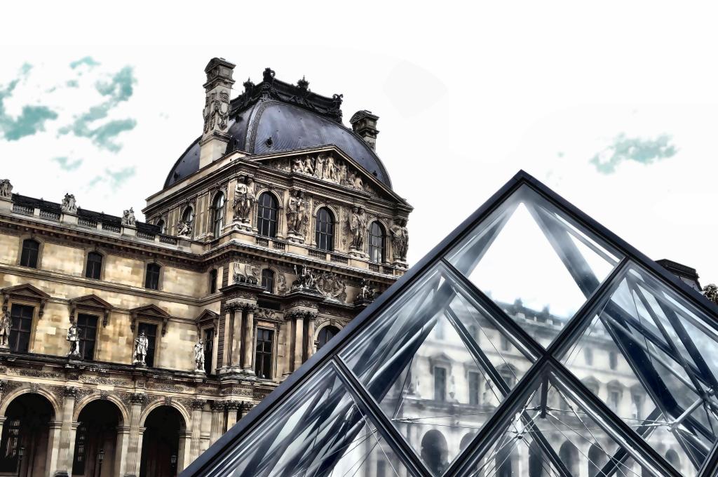 Louvre Museum and glass pyramid in Paris – Iconic entrance to the world-renowned art museum