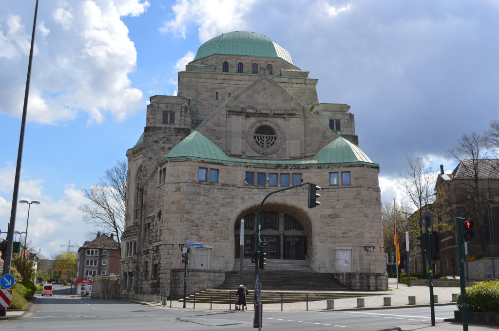 Old Synagogue in Essen – Historic Jewish landmark with green domes