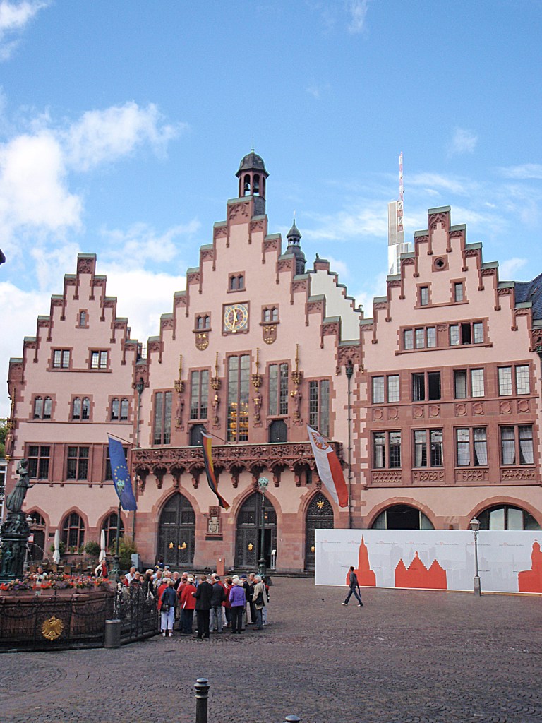 Römer in Frankfurt – Historic city hall with stepped gables in the old town square