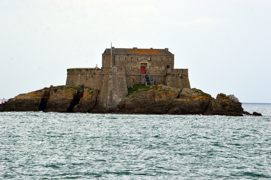 Fort National off the coast of Saint-Malo – Stone fortress surrounded by ocean at high tide