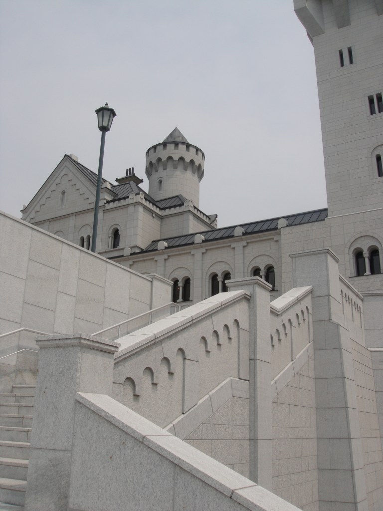 White Western-style castle structure at Taiyo Park in Himeji – Himeji stock photos